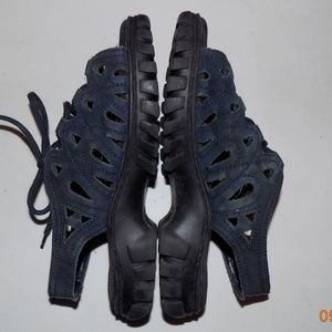 Vintage 1990's Earth Shoes navy suede US6